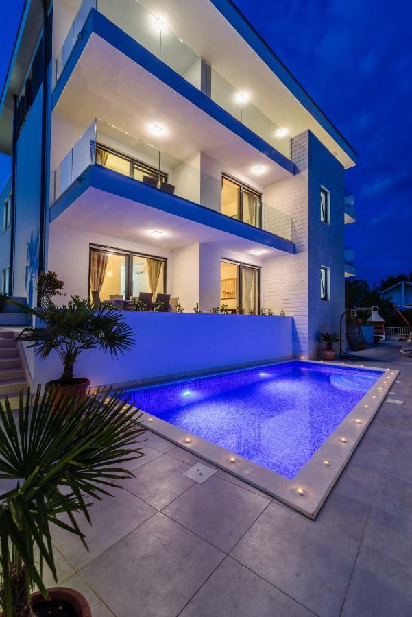 Apartments Villa Dalmatia Trogir Exterior photo